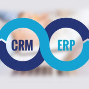 la synergie entre un ERP et un CRM : optimisation des processus, gestion client centralisée et amélioration des interactions.